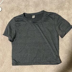 size medium amazon heathered grey cropped short sleeve tee